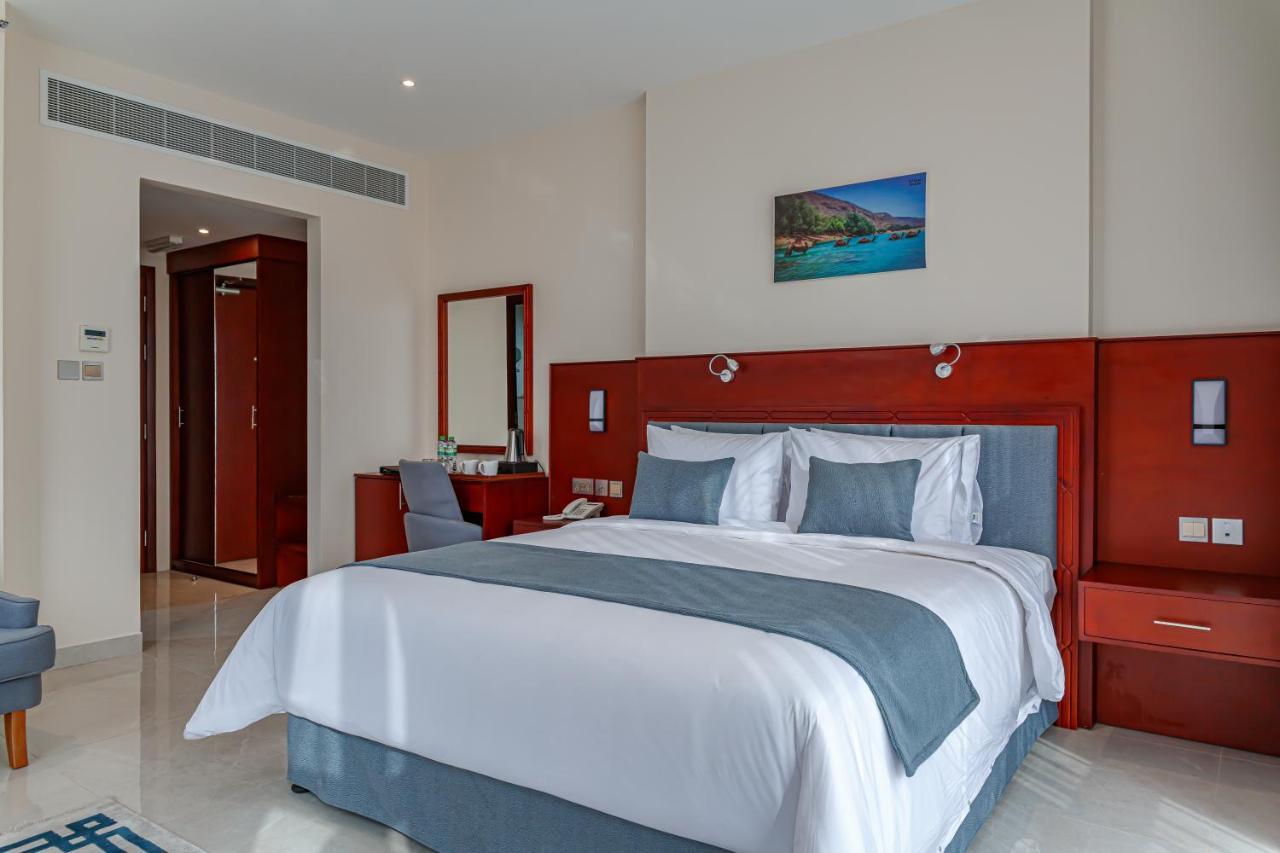 Salalah International Hotel Bagian luar foto