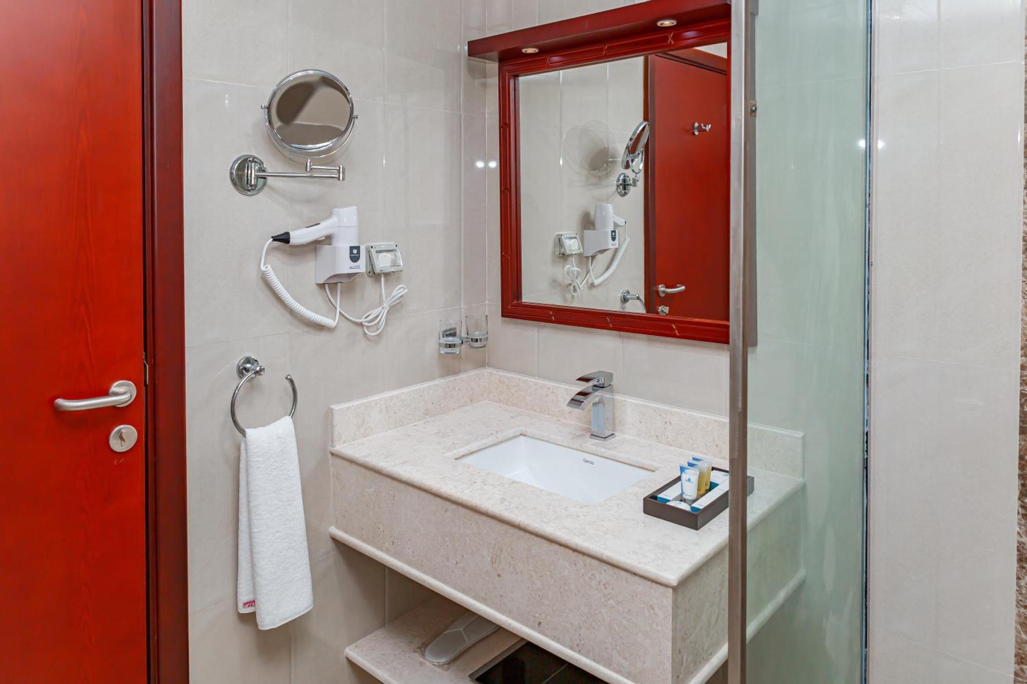 Salalah International Hotel Bagian luar foto